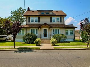 185 Rocklyn Ave, Lynbrook, NY 11563