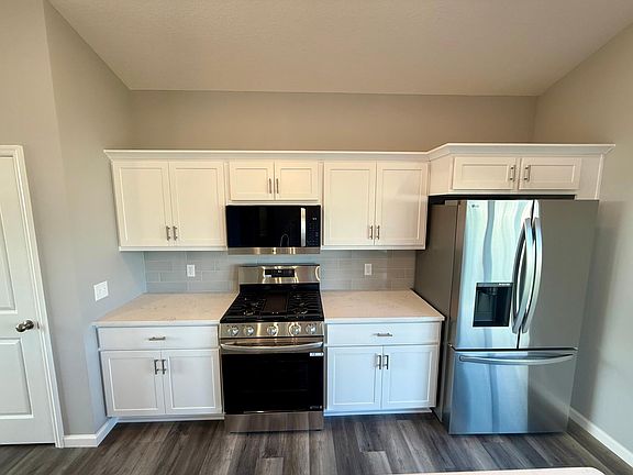 5th image of 2896 Ivory Ave NE