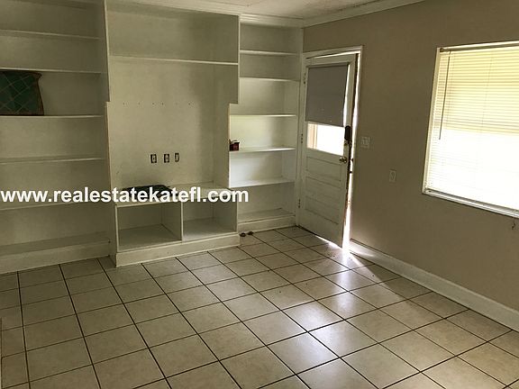 3rd image of 10918 Park Dr