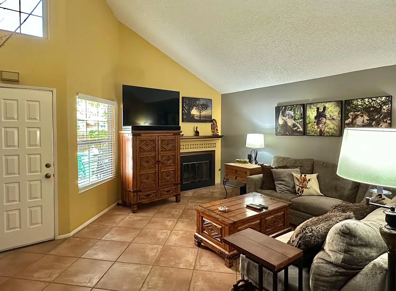 2 bed, 1139 sqft, $4,800 — Photo 3