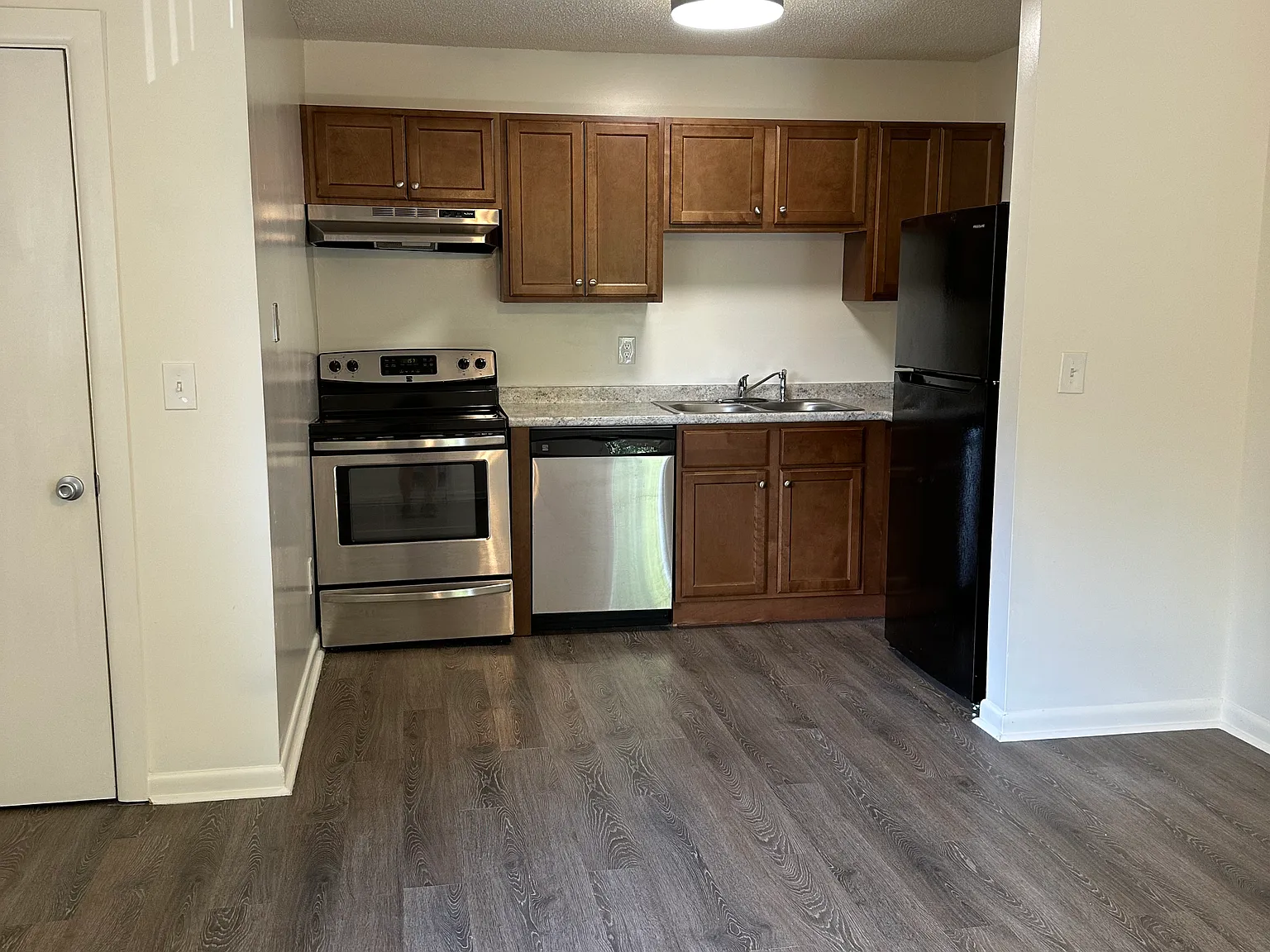 1 bed, 550 sqft, $775 — Photo 3