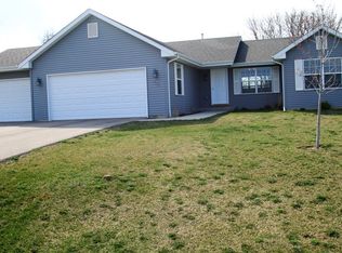 938 White Birch Ln, Davis Junction, IL 61020
