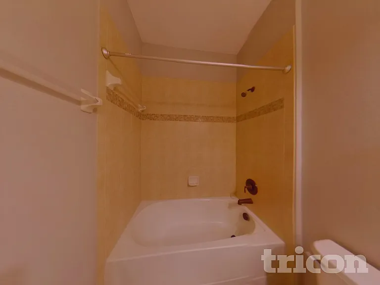 351 Fairmount Park Ct — Photo 15