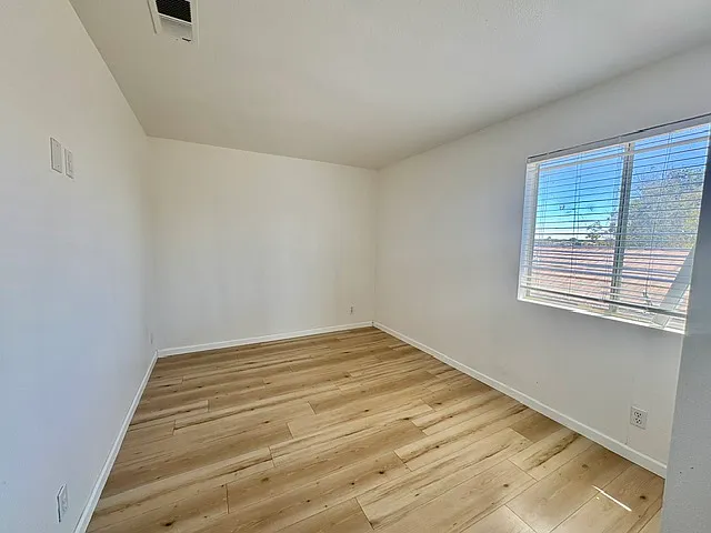 2344 Langhorn St — Photo 17