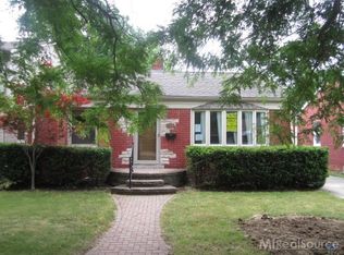 16552 Rosemary Ave, Fraser, MI 48026