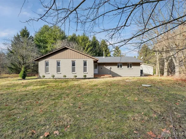 4630 Emmons Rd, Oregonia, OH 45054