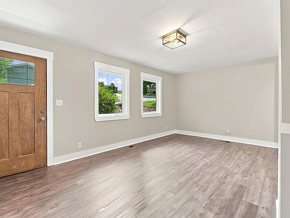 4th image of 3307 Kathleen St