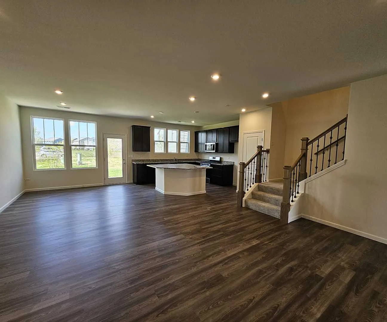 3 bed, 2.5 bath, 1990 sqft, $3,250 — Photo 3