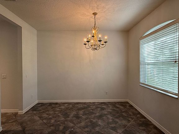 3rd image of 648 Mount Stirling Ave