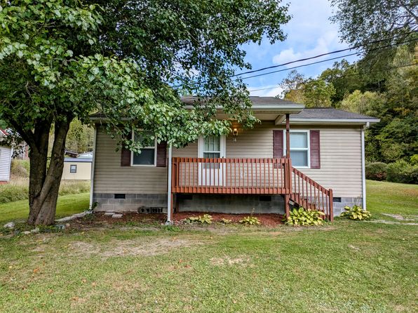 34 Blackstone Ln