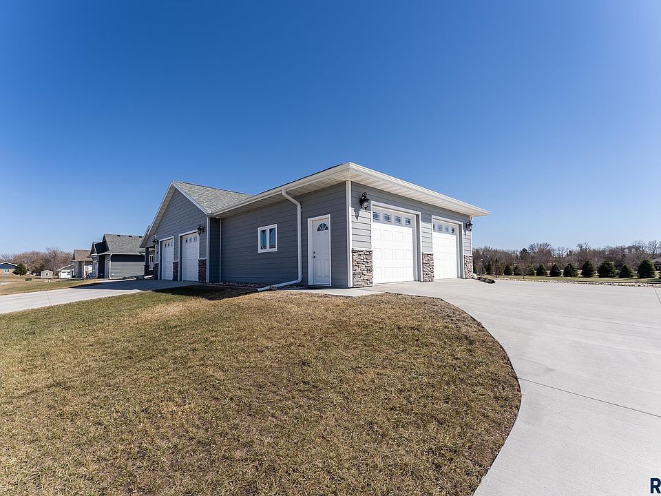103 E 14th St, Dell Rapids, SD 57022 Zillow