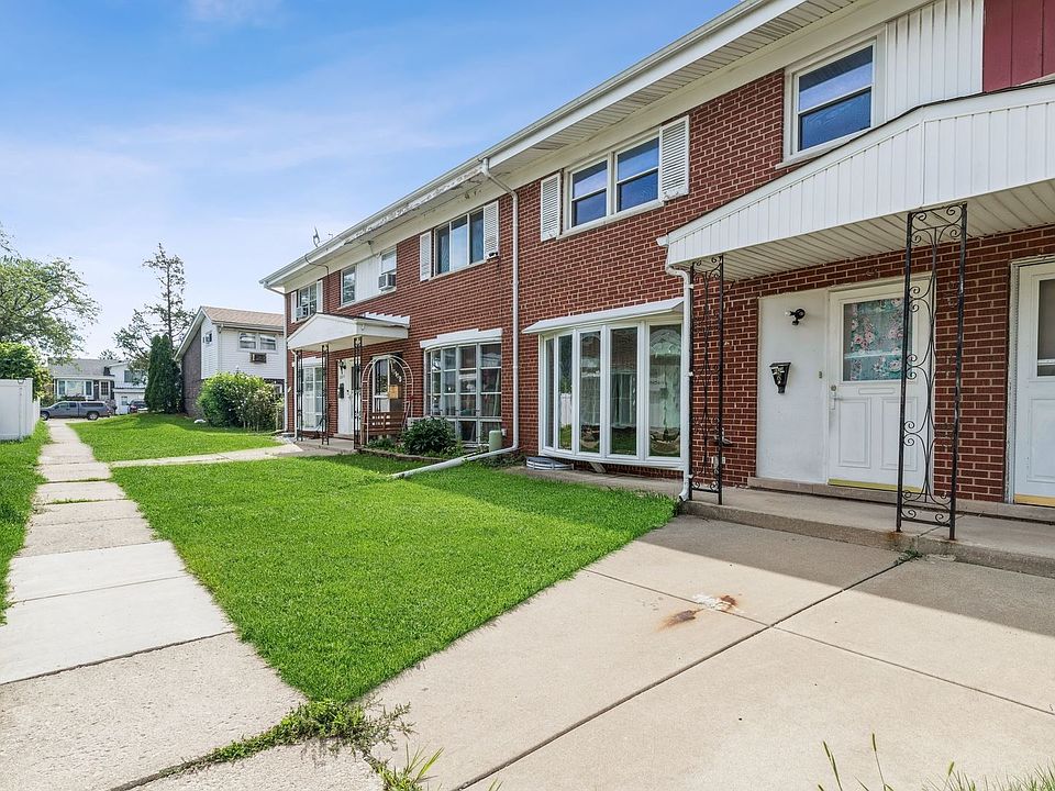 1st image of 8810 Robin Dr APT C