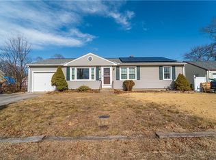 33 Merle St, Warwick, RI 02889