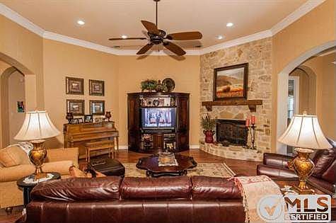 5th image of 231 Katy Lake Dr
