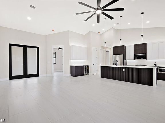 5th image of 3735 SW 1st Ter