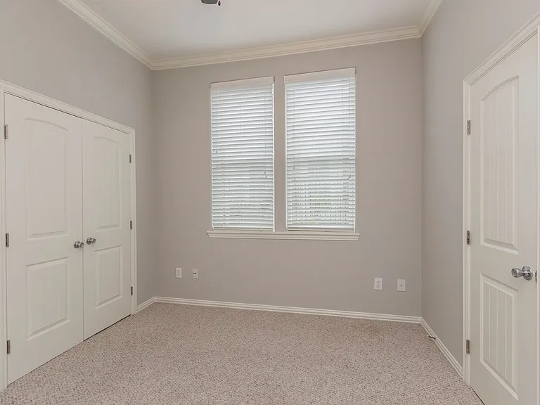 2701 Helena — Photo 10