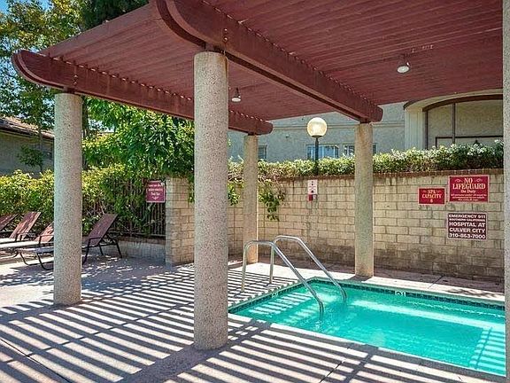 HOT TUBS! There's more than one...