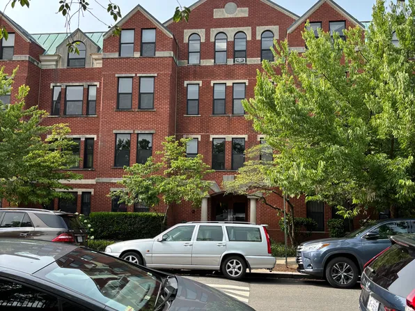 649 C St SE APT 203, Washington, DC 20003
