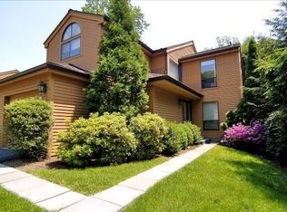 16 Fawn Ct, Ossining, NY 10562