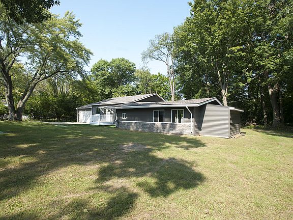 3rd image of 22740 Elmgrove St