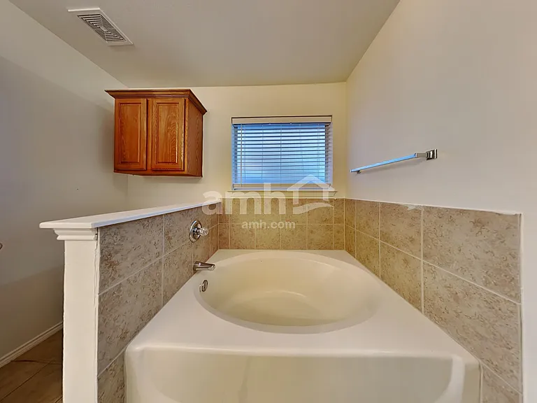 333 Rock Hill Dr — Photo 14