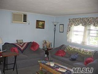 3rd image of 10 Cornwall Ln