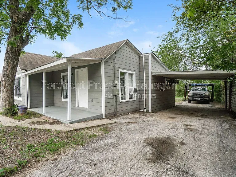 614 N Sabinas St — Photo 3