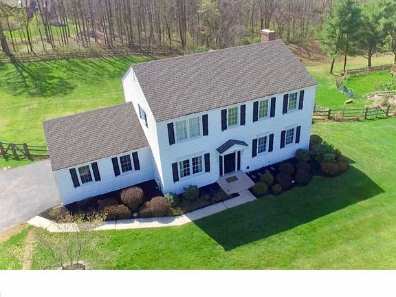 3rd image of 34 Meadow Creek Ln