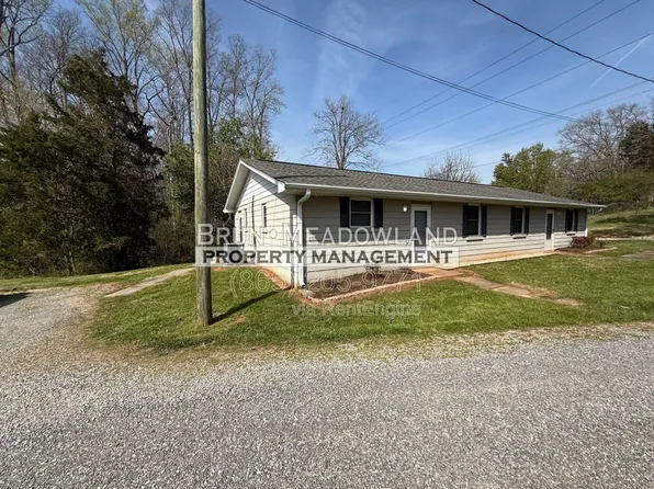 5200 John Hall Rd, Knoxville, TN