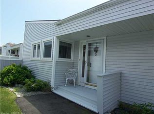 25 Stratton Way, Branford, CT 06405