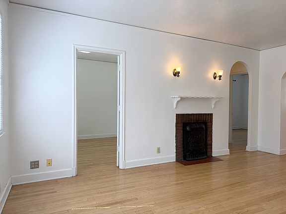 3rd image of 17 Woolf Ave