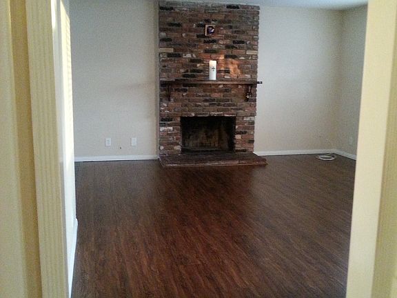 4th image of 872 Glenwick Ave