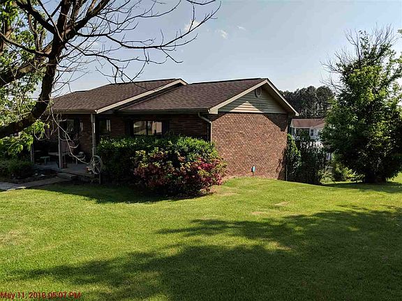2nd image of 413 Cambridge Cir