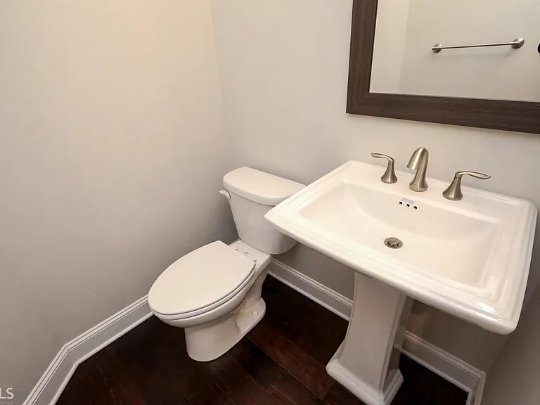 208 Bedford Aly — Photo 26