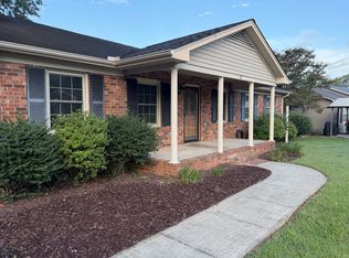 911 Essex Dr, Graham, NC 27253