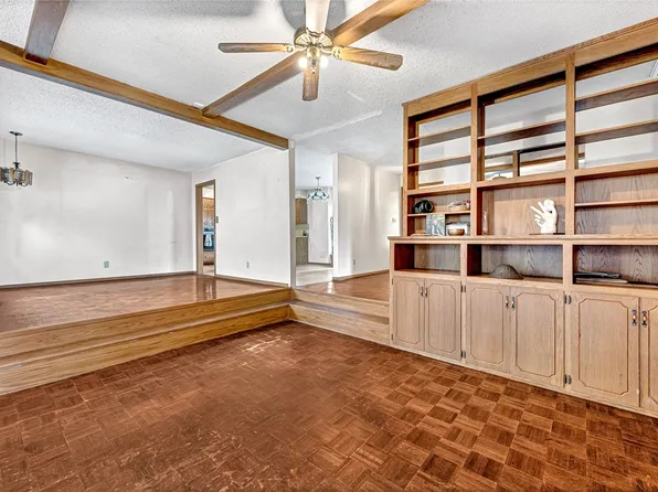 3255 S Coach Rd, Fayetteville, AR 72701