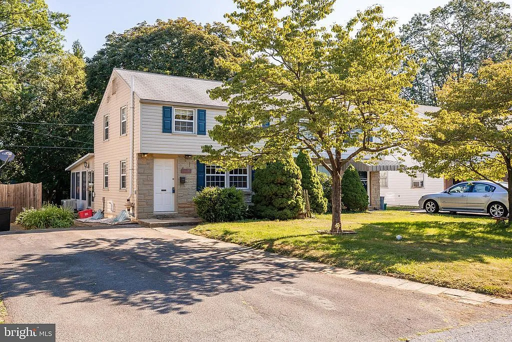 217 Elizabeth Dr photo 1