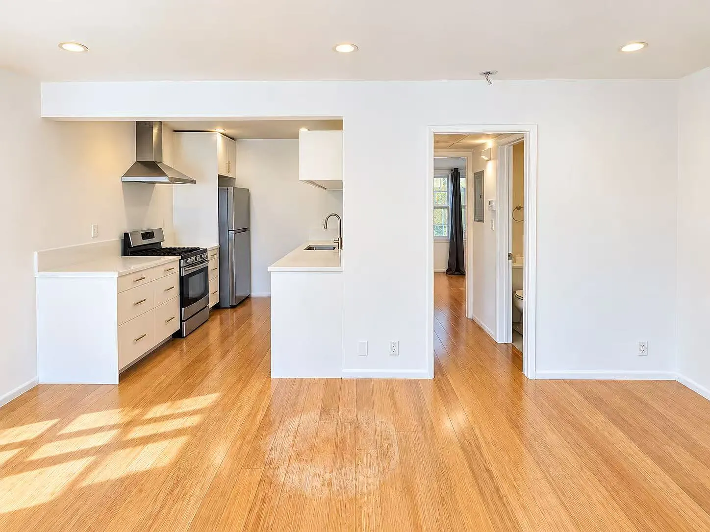 1 bed, 650 sqft, $2,250 — Photo 3