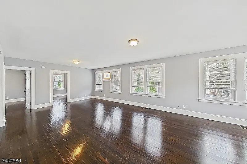 2 bed, 1000 sqft, $2,800 — Photo 2