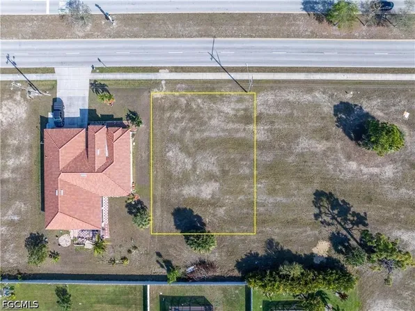 2128 Skyline Blvd, Cape Coral, FL 33991