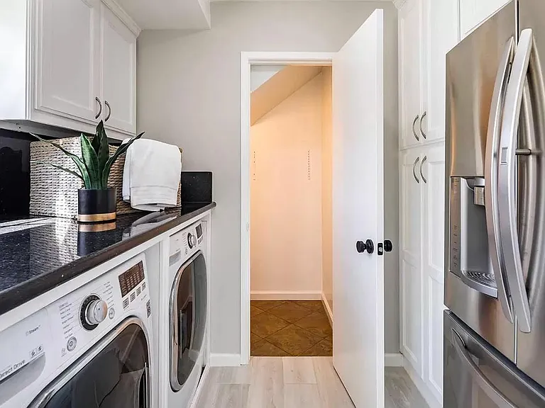 38 Devonshire Ave #8 — Photo 6