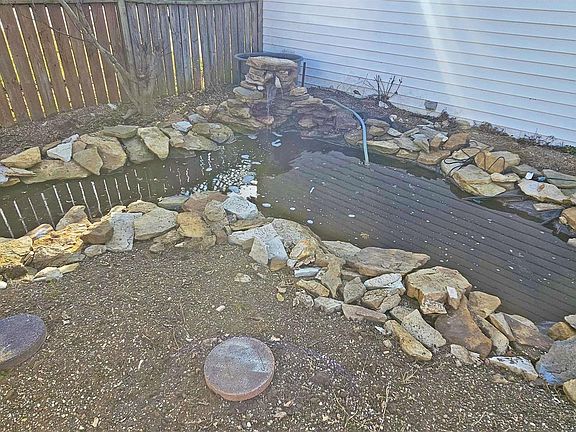 4th image of 6450 South St
