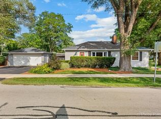 5621 Plymouth St, Downers Grove, IL 60516