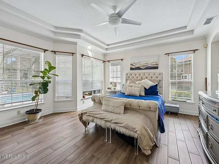 8342 Amherst Hills Ln — Photo 16