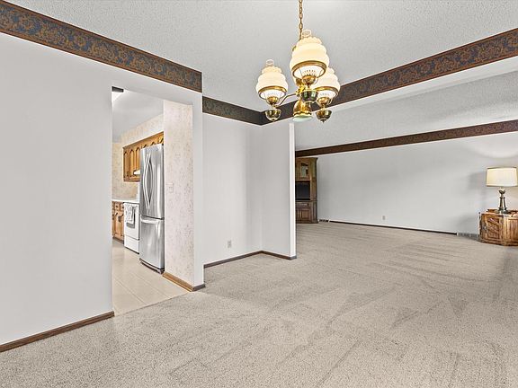 5th image of 8225 64th AVENUE