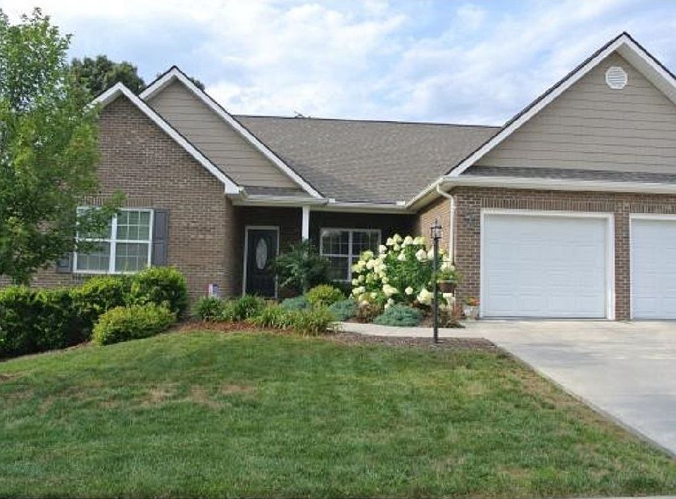 1st image of 128 Blackwood Way