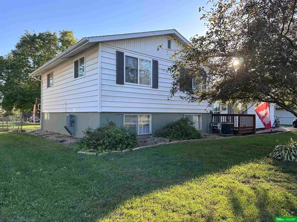 915 Diamond St, Lyons, NE 68038