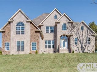 102 Avalon Bay Dr, Old Hickory, TN 37138