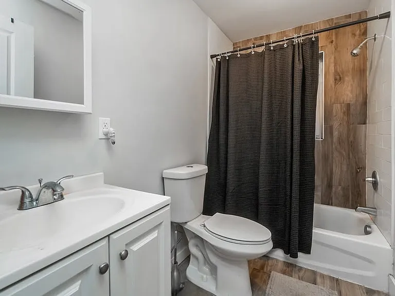 467 Fairview Ave #1 — Photo 8