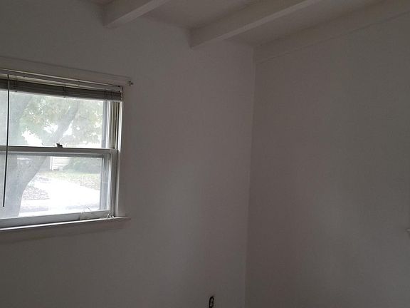 3rd image of 113 Charles St
